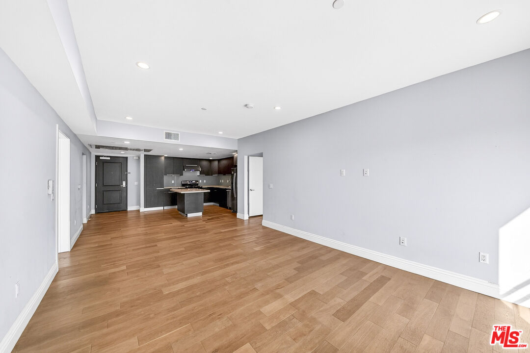 2939 Leeward Ave Unit: 403