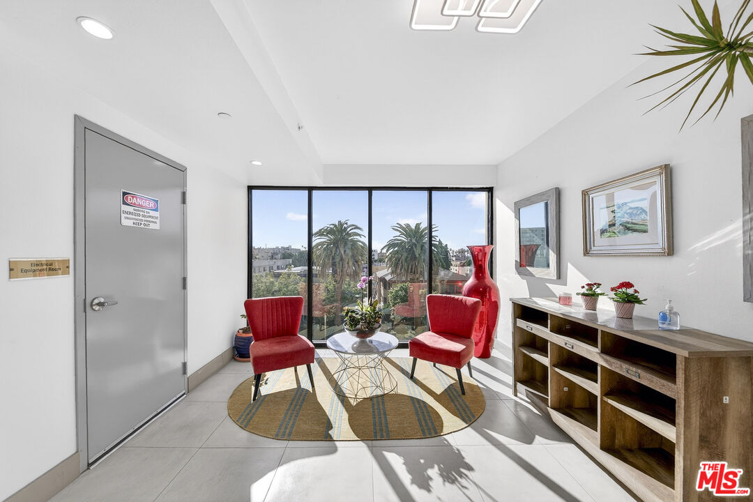 2939 Leeward Ave Unit: 403