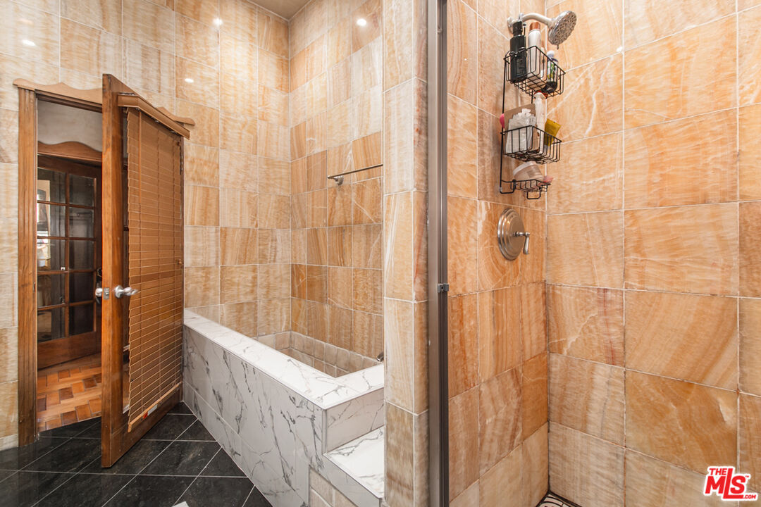 2430 Coldwater Canyon Dr