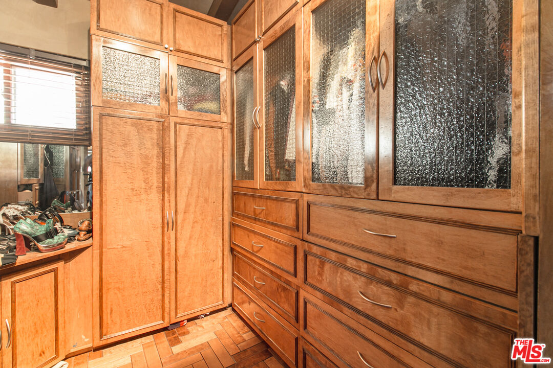 2430 Coldwater Canyon Dr