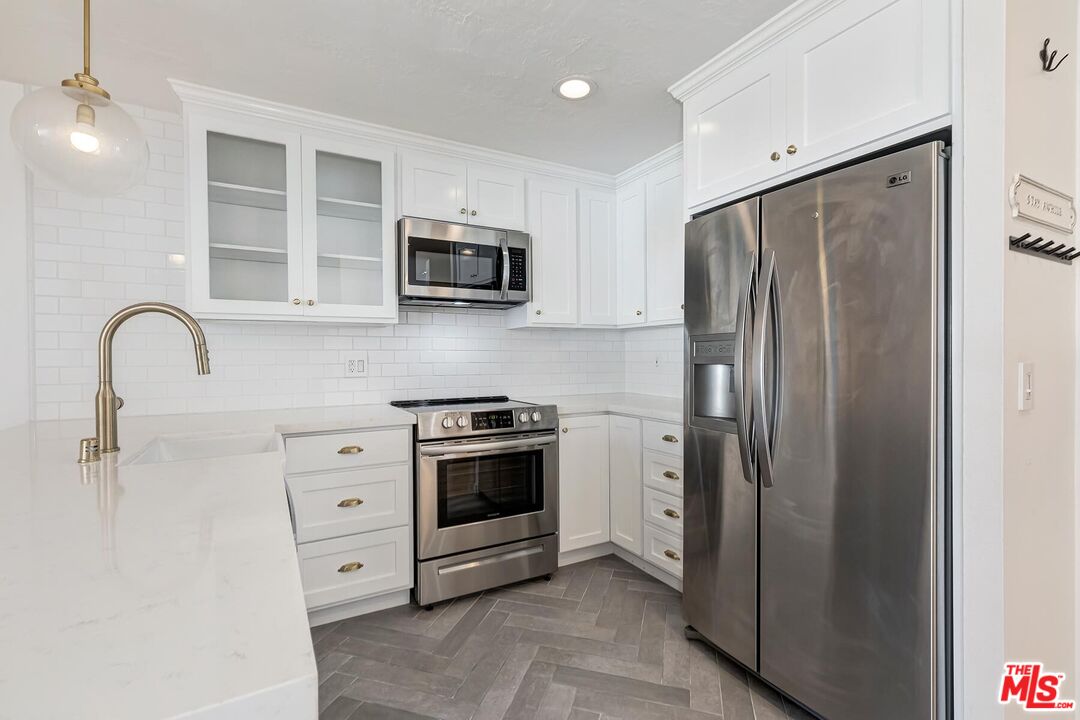 11645 Montana Ave Unit: 223