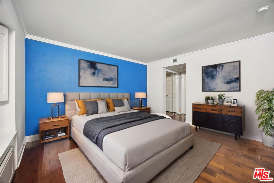 10229 Variel Ave Unit: 2