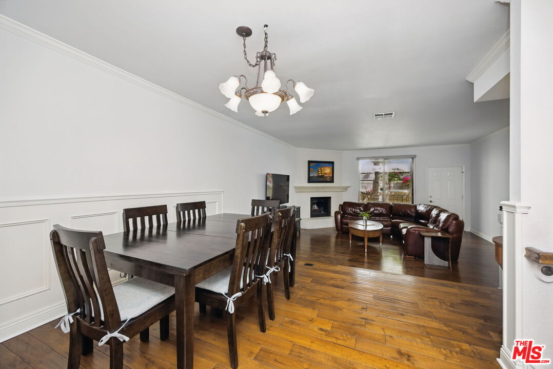 10229 Variel Ave Unit: 2