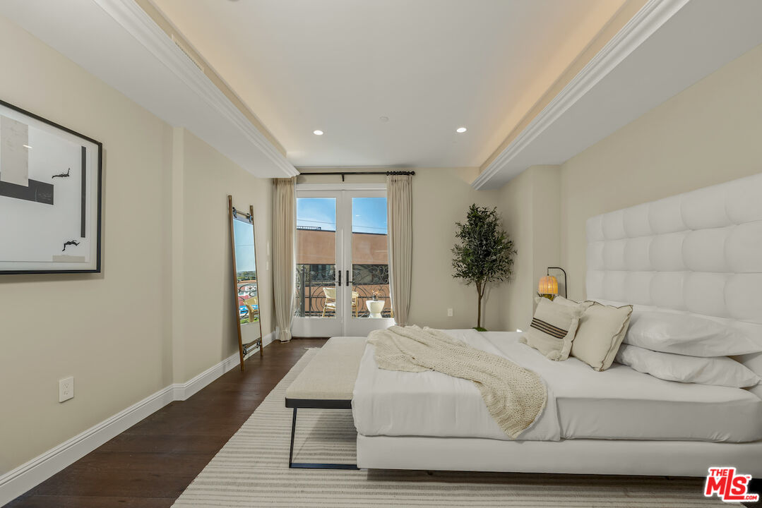 1825 Pandora Ave Unit: 201