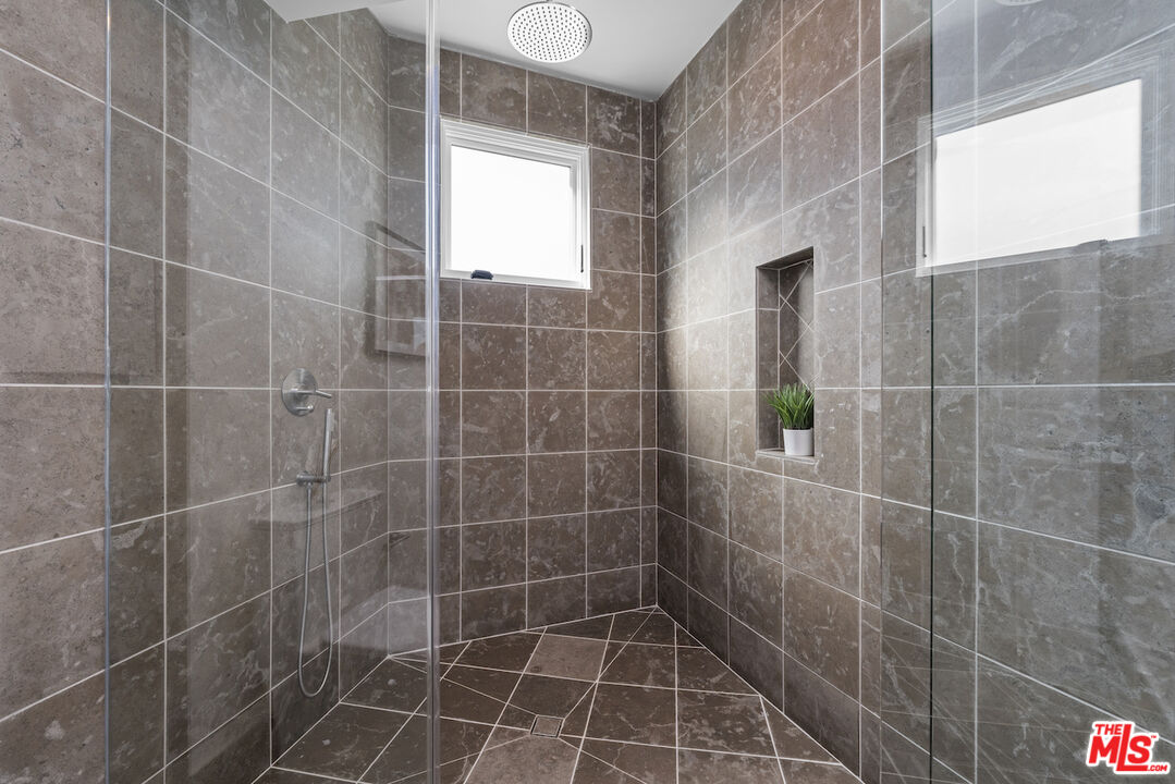 1825 Pandora Ave Unit: 201