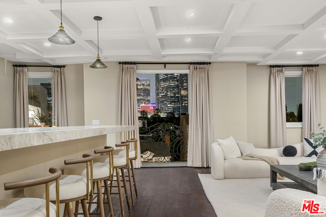 1825 Pandora Ave Unit: 201