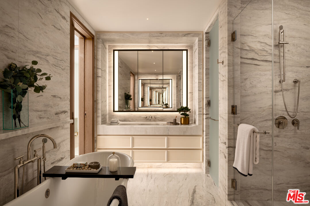 9900 S Santa Monica Blvd Unit: 3A