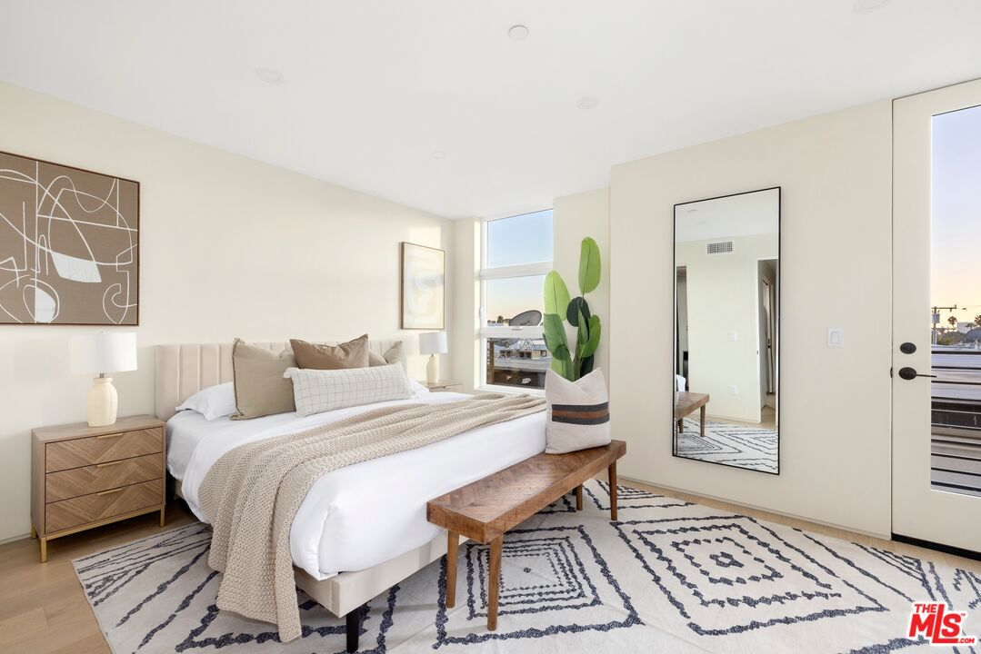 1011 N Ogden Dr Unit: 105