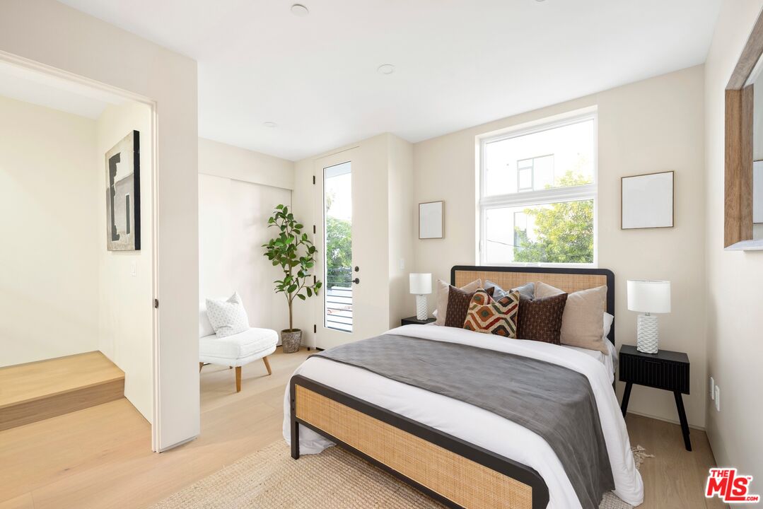 1011 N Ogden Dr Unit: 105