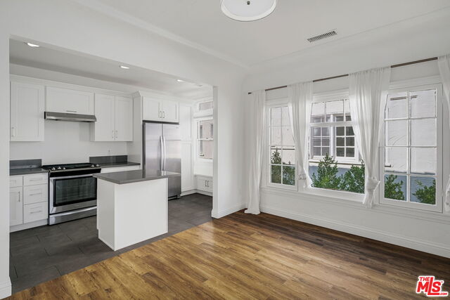 451 N ORANGE GROVE AVE Unit: 1/2