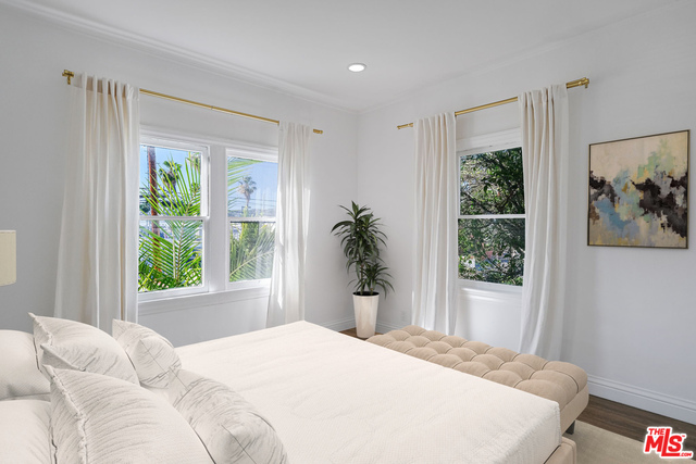 451 N ORANGE GROVE AVE Unit: 1/2