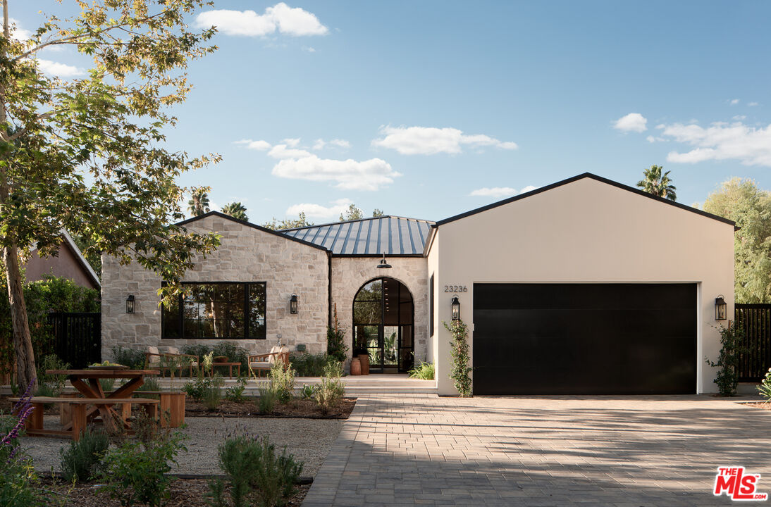 23236 Hatteras Street