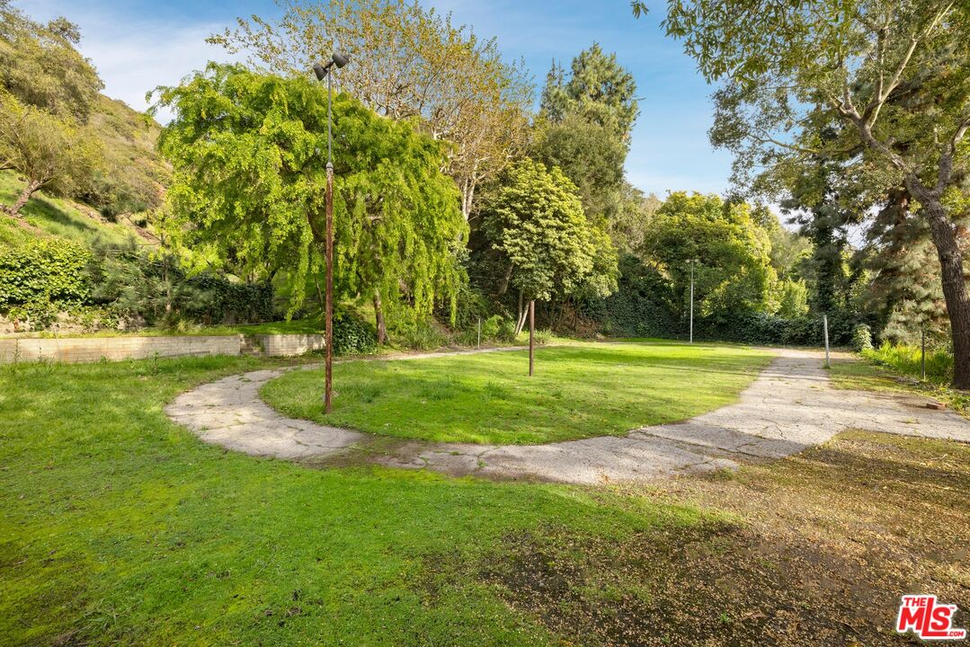 1150 Stone Canyon Rd