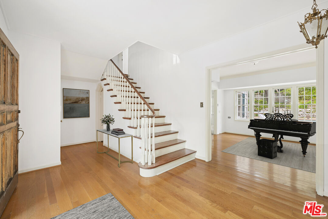 1150 Stone Canyon Rd