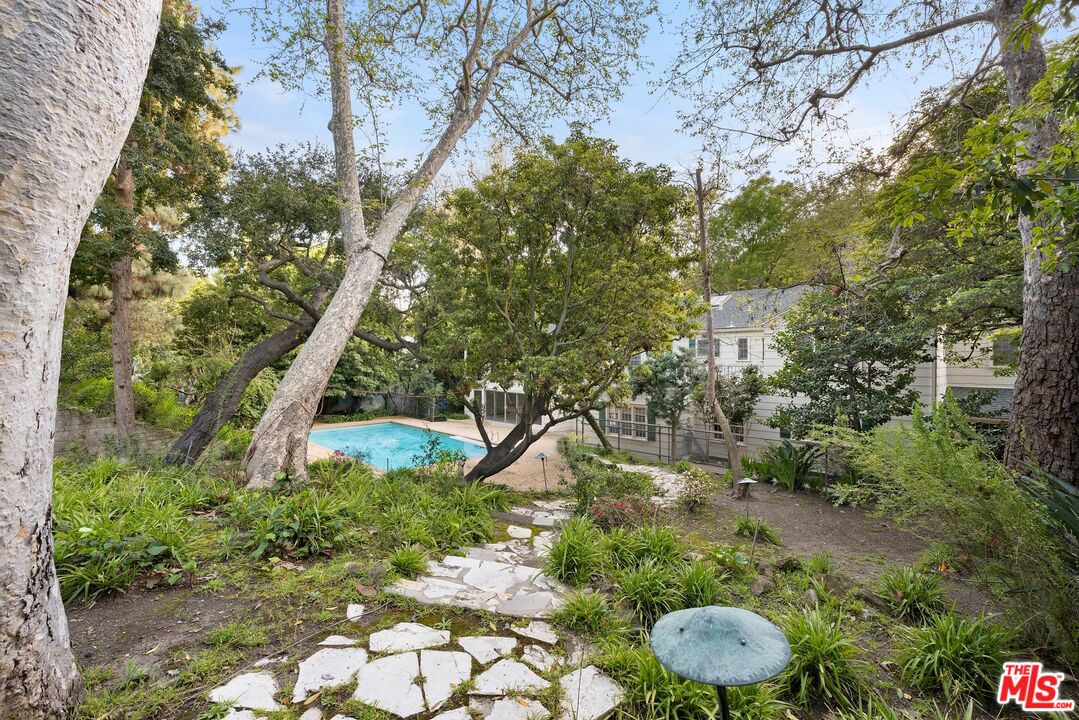 1150 Stone Canyon Rd