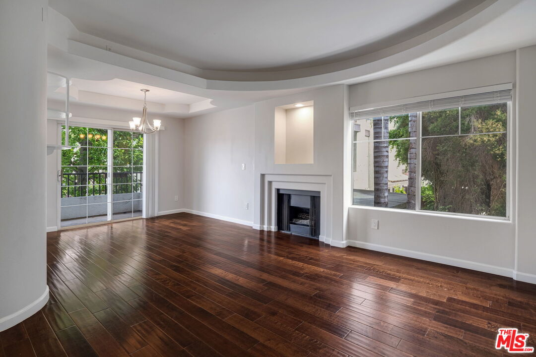 10627 MOORPARK ST Unit: 9