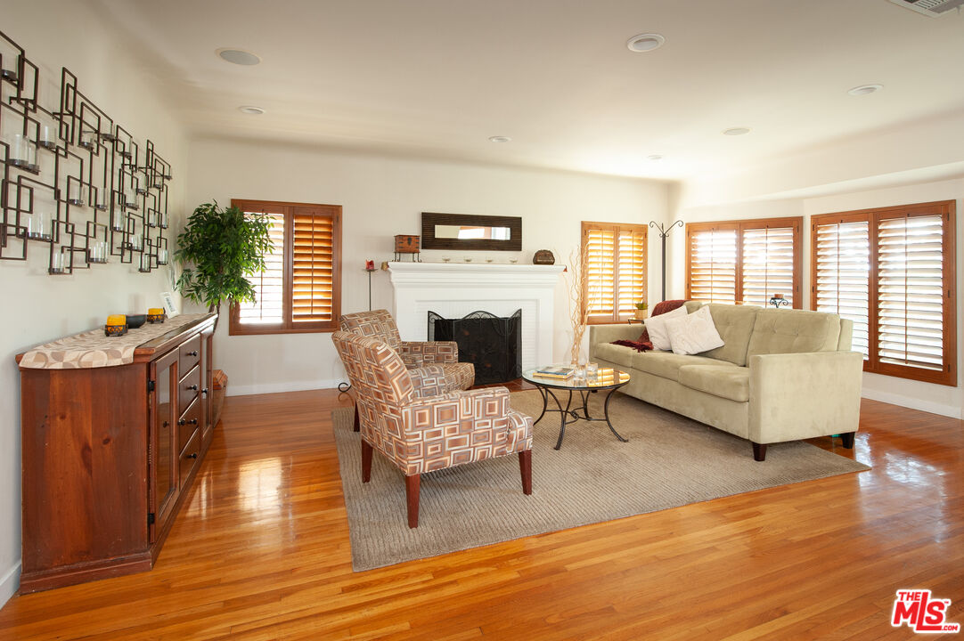 5226 College View Ave