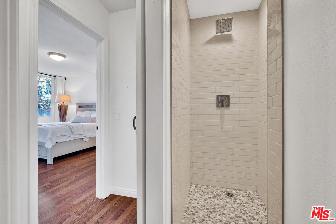 100 S Doheny Dr Unit: 209