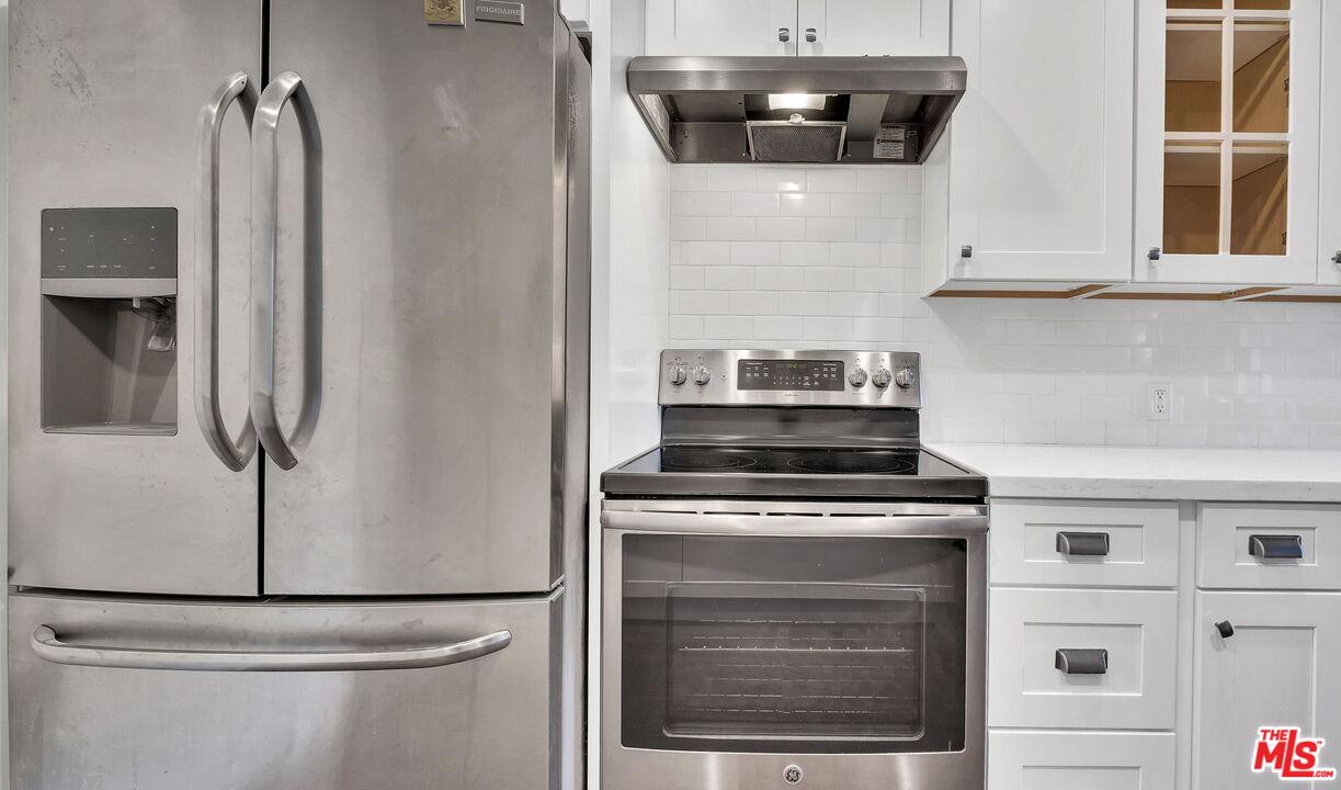 100 S Doheny Dr Unit: 209