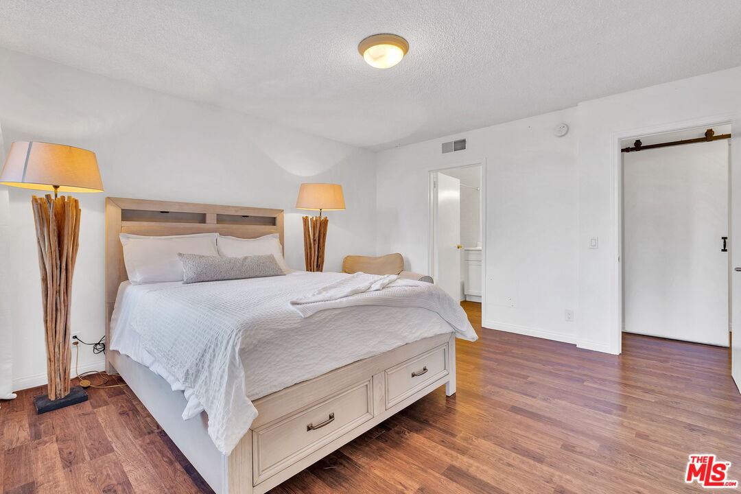 100 S Doheny Dr Unit: 209