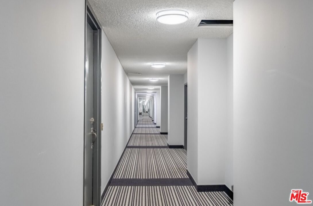 100 S Doheny Dr Unit: 209