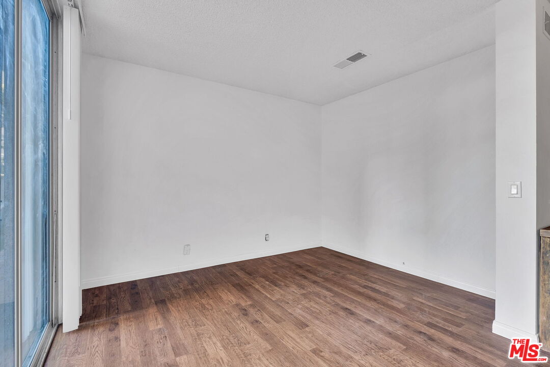 100 S Doheny Dr Unit: 209