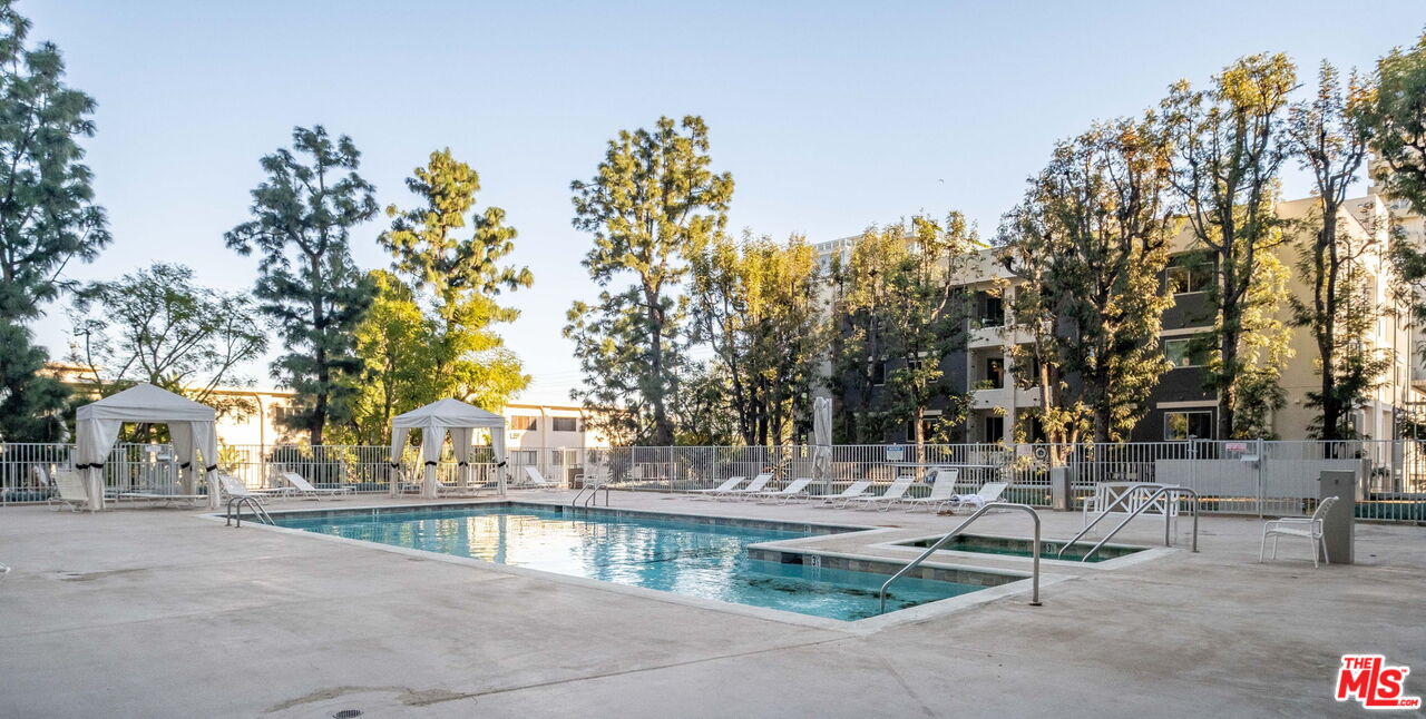 100 S Doheny Dr Unit: 209