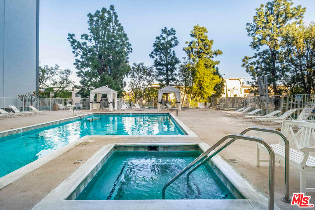 100 S Doheny Dr Unit: 209