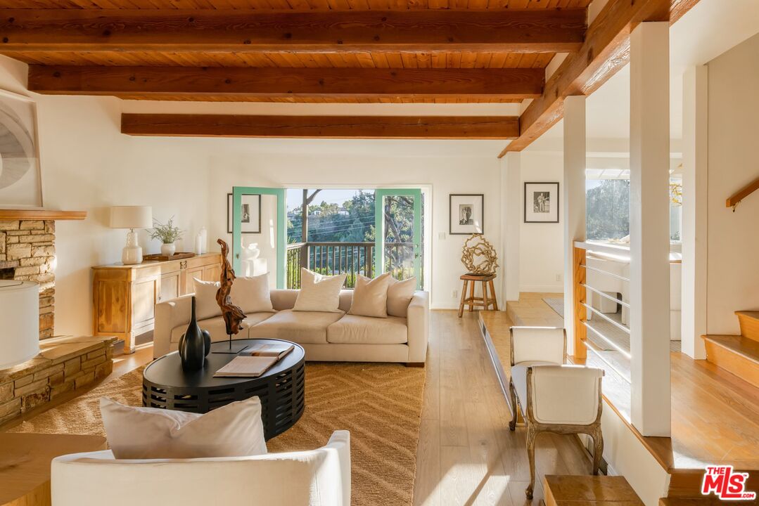 1030 N. Kenter Avenue