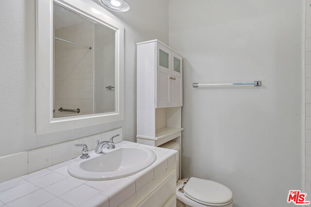 1006 Havenhurst Unit: 4