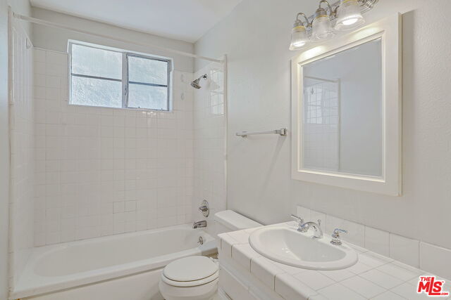 1006 Havenhurst Unit: 4