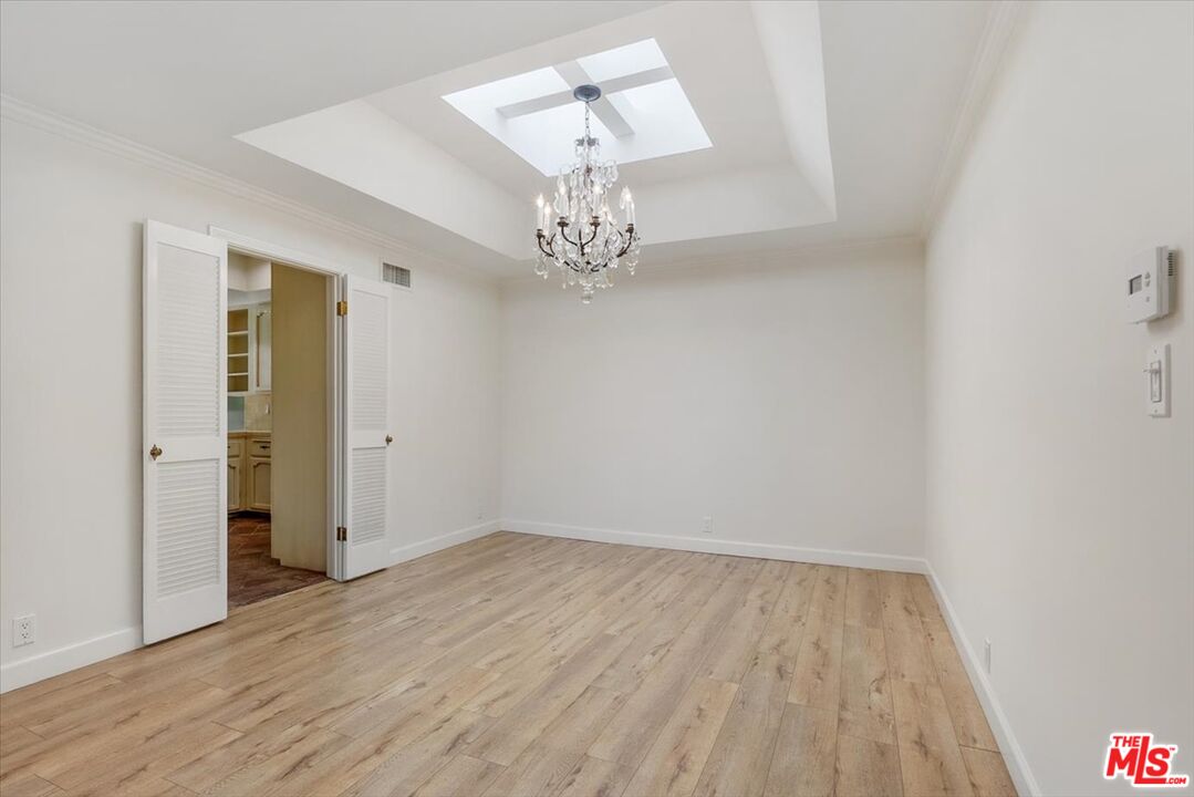 1433 Barry Ave Unit: 301