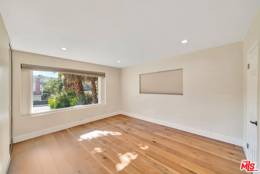 21817 Providencia St