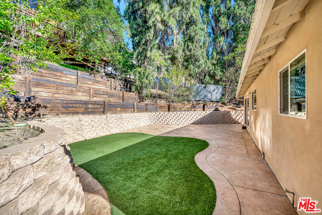 21817 Providencia St