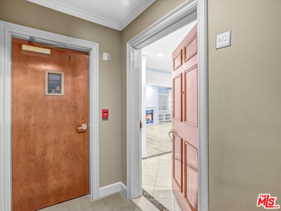 277 S Spalding Dr Unit: 102