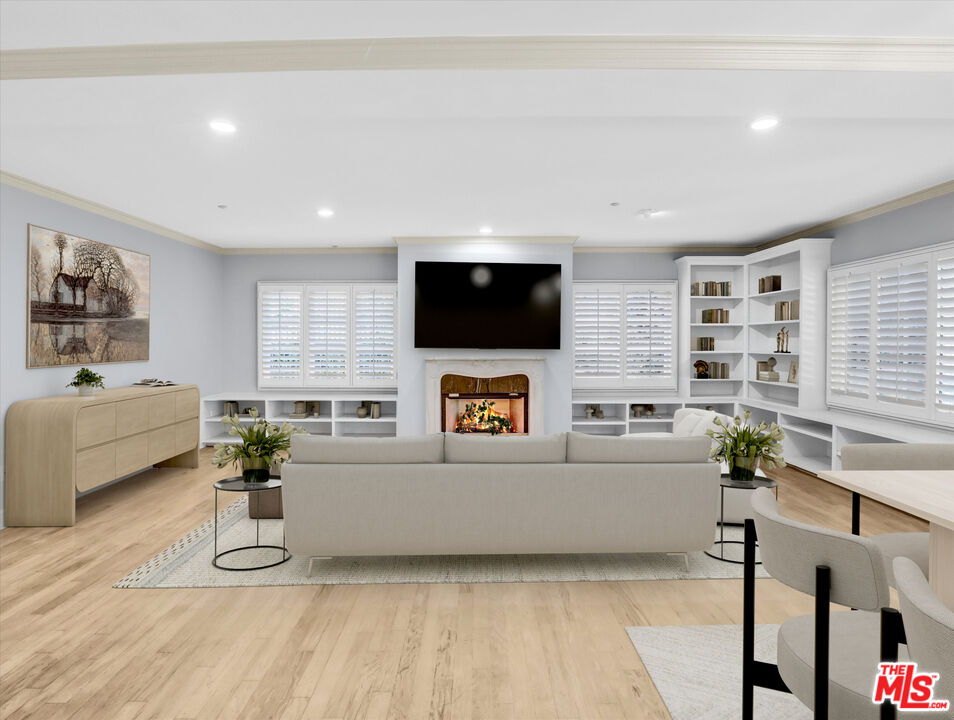 277 S Spalding Dr Unit: 102