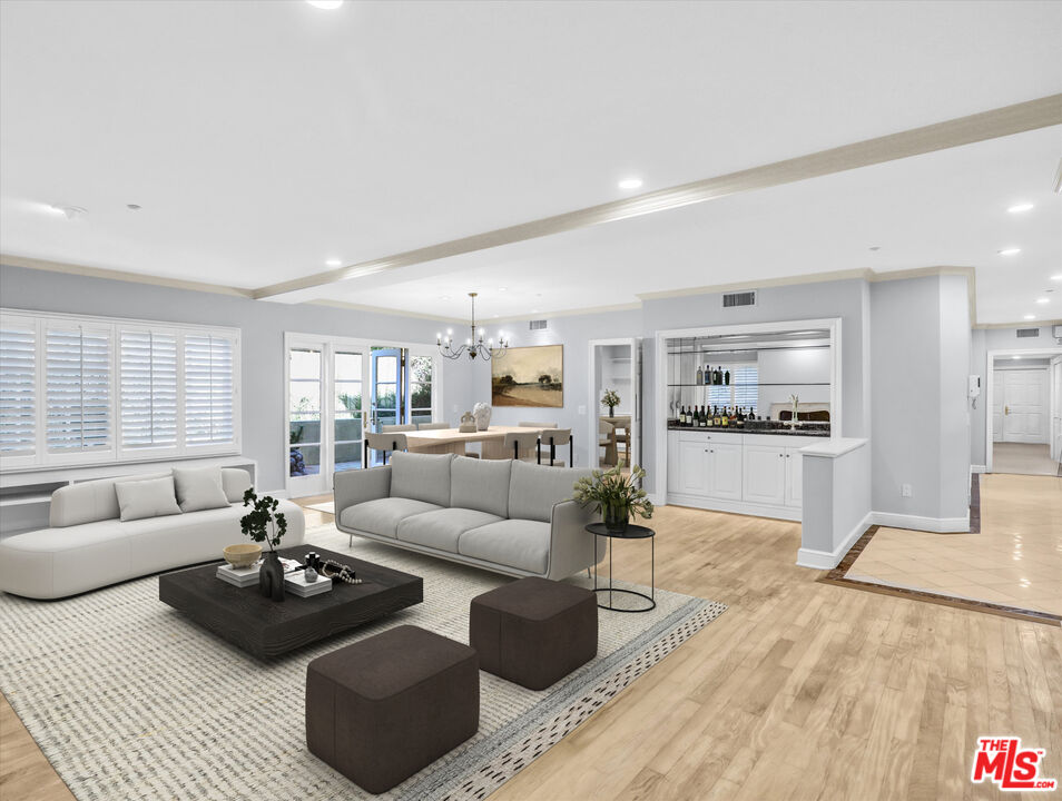 277 S Spalding Dr Unit: 102