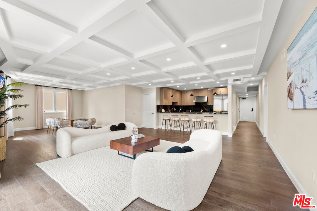 1825 Pandora Ave Unit: PH 404