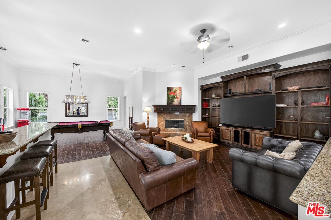 1660 Alamitos Circle