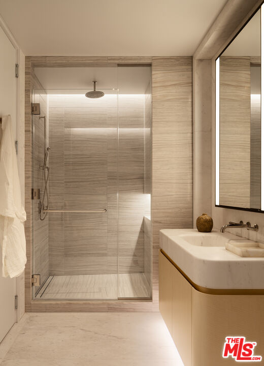 9900 S Santa Monica Blvd Unit: PHE