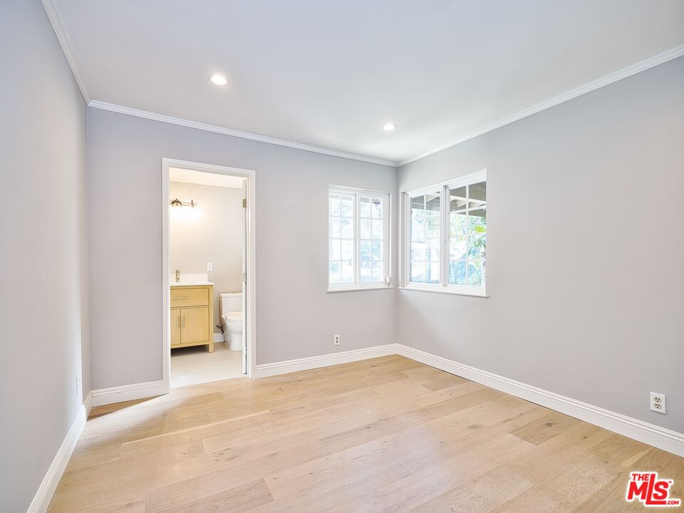4863 Don Juan Pl