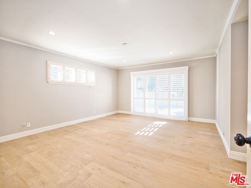 4863 Don Juan Pl