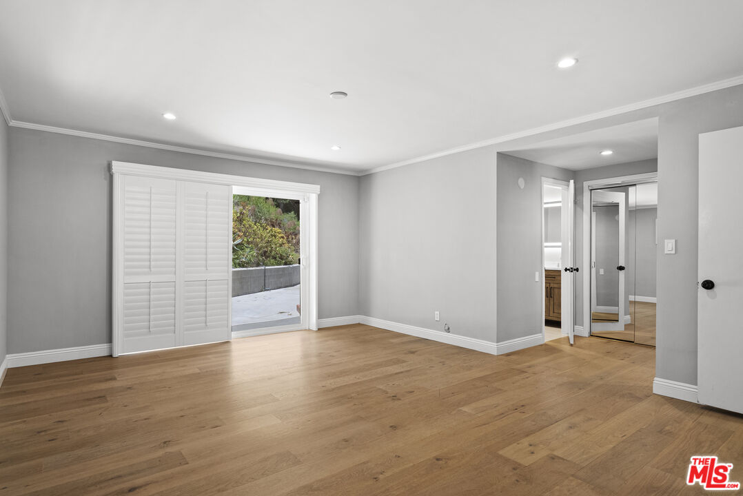 4863 Don Juan Pl