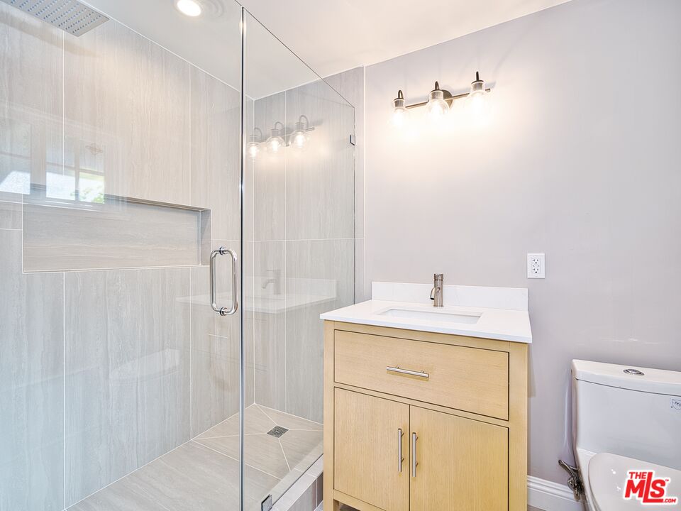 4863 Don Juan Pl