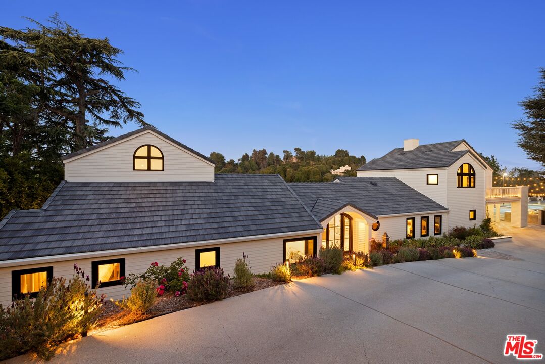 15438 Mulholland Dr
