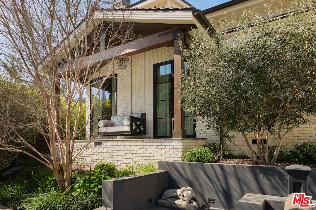 2835 Westbrook Ave