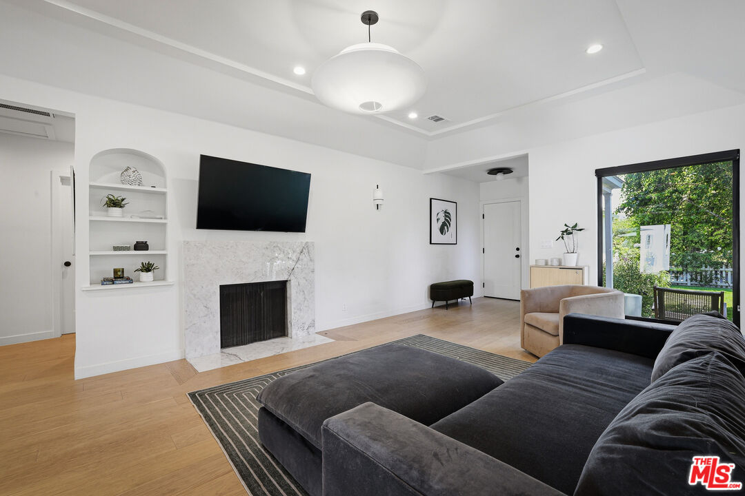 11357 Aqua Vista St
