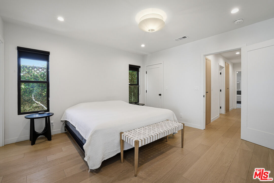 11357 Aqua Vista St