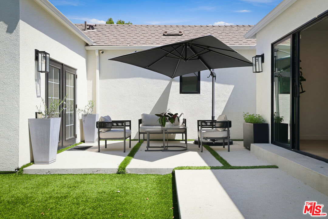 11357 Aqua Vista St