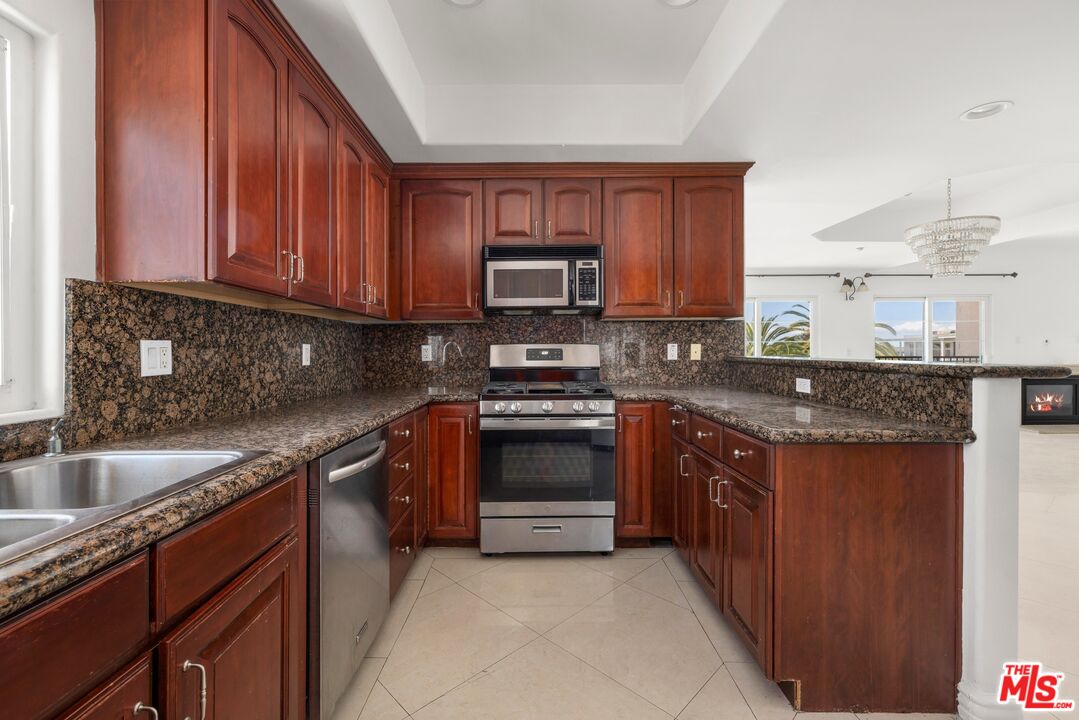 8555 Cashio St Unit: PH 4